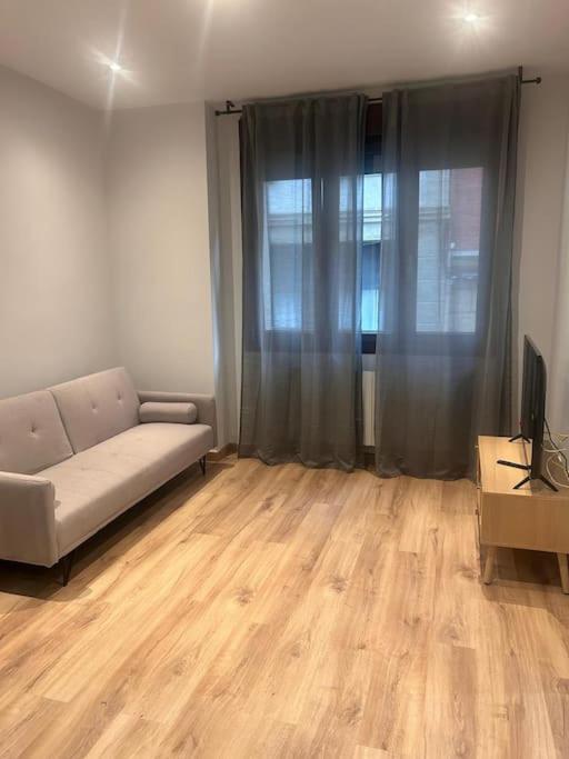 Coqueto Apartamento Cerca Del Casco Viejo Con Garaje Gratis Билбао Екстериор снимка