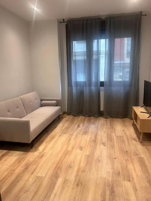 Coqueto Apartamento Cerca Del Casco Viejo Con Garaje Gratis Билбао Екстериор снимка